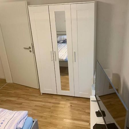 Modernes Studio Mit Separater Kueche Ройтлинген Екстериор снимка