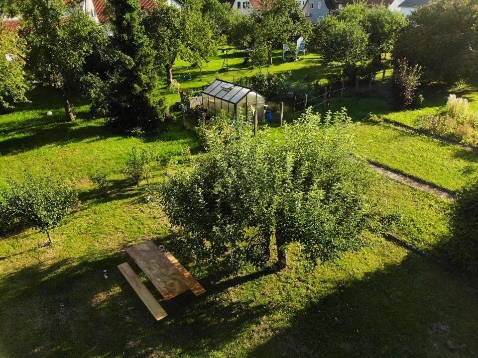 Modernes Studio Mit Separater Kueche Ройтлинген Екстериор снимка