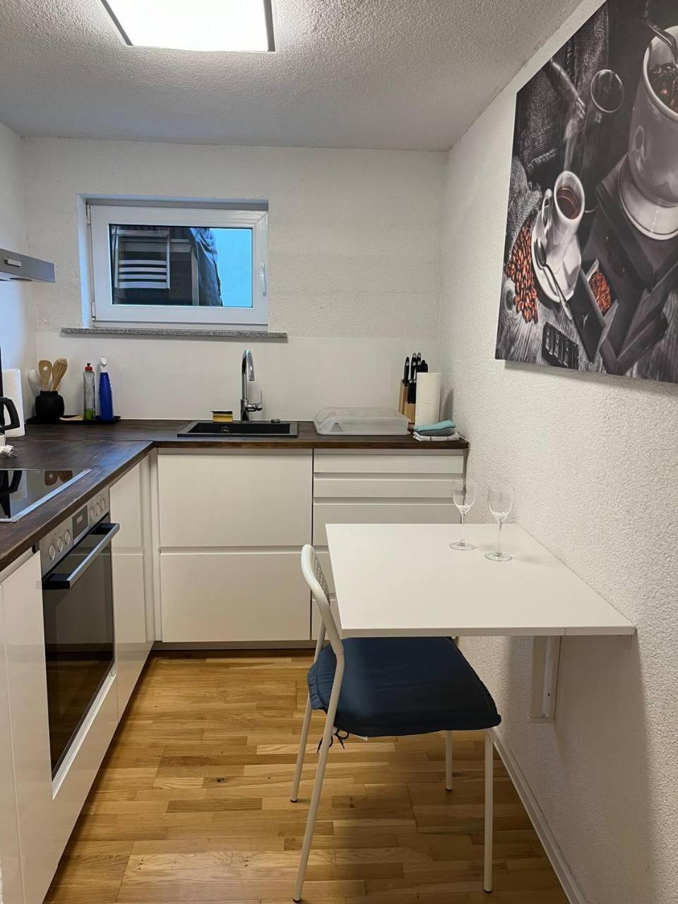 Modernes Studio Mit Separater Kueche Ройтлинген Екстериор снимка