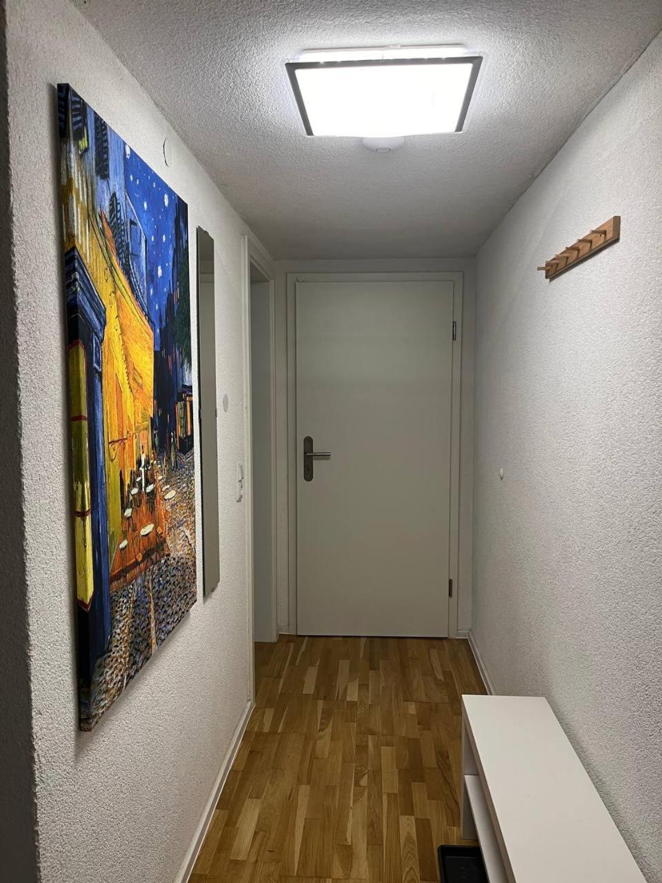 Modernes Studio Mit Separater Kueche Ройтлинген Екстериор снимка